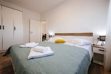 Sveti Filip i Jakov 2-Bedroom Apartment with Sea View