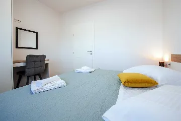 Sveti Filip i Jakov 2-Bedroom Apartment with Sea View