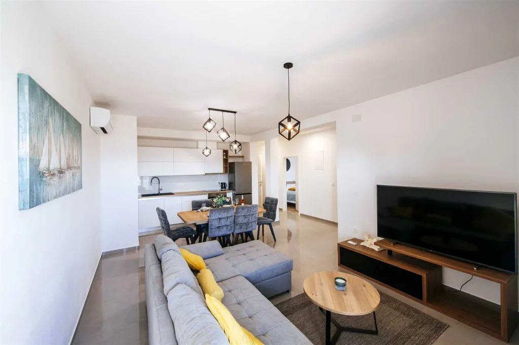 Sveti Filip i Jakov 2-Bedroom Apartment with Sea View