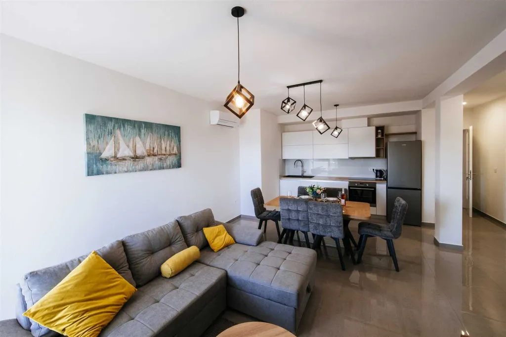 Sveti Filip i Jakov 2-Bedroom Apartment with Sea View