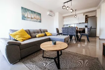 Sveti Filip i Jakov 2-Bedroom Apartment with Sea View