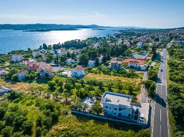 Heated Pool & Sea View Apartment in Sveti Filip i Jakov