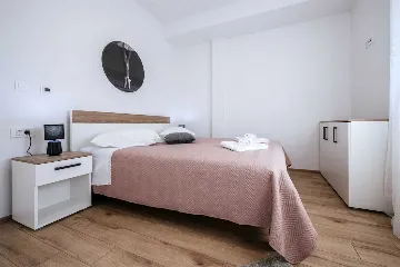 Heated Pool & Sea View Apartment in Sveti Filip i Jakov