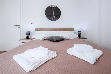 Heated Pool & Sea View Apartment in Sveti Filip i Jakov