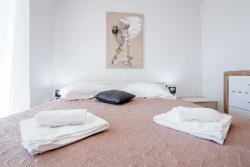 Heated Pool & Sea View Apartment in Sveti Filip i Jakov