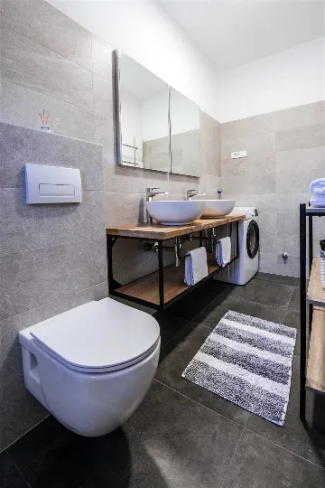 Heated Pool & Sea View Apartment in Sveti Filip i Jakov