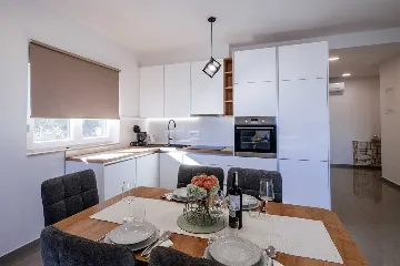 Heated Pool & Sea View Apartment in Sveti Filip i Jakov