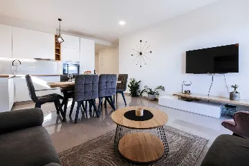 Heated Pool & Sea View Apartment in Sveti Filip i Jakov