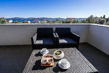 Heated Pool & Sea View Apartment in Sveti Filip i Jakov