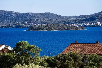 Heated Pool & Sea View Apartment in Sveti Filip i Jakov