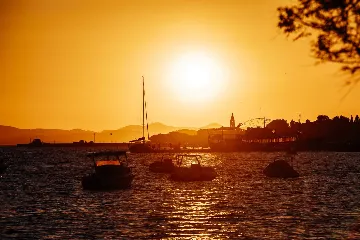 Heated Pool & Sea View Apartment in Sveti Filip i Jakov