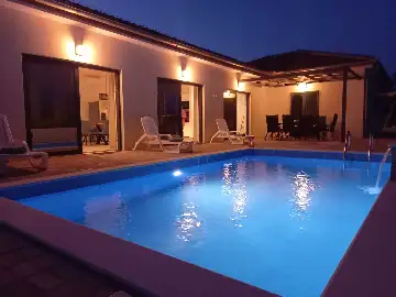 4-Bedroom Villa in Vrsi Mulo with Private Pool