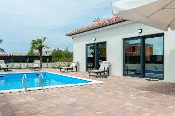 4-Bedroom Villa in Vrsi Mulo with Private Pool