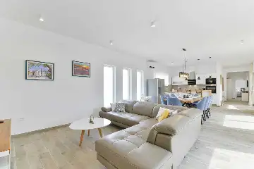 4-Bedroom Villa in Vrsi Mulo with Private Pool