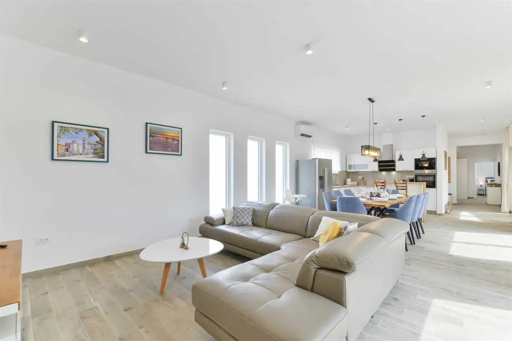 4-Bedroom Villa in Vrsi Mulo with Private Pool