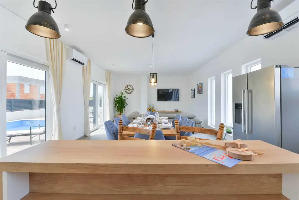 4-Bedroom Villa in Vrsi Mulo with Private Pool