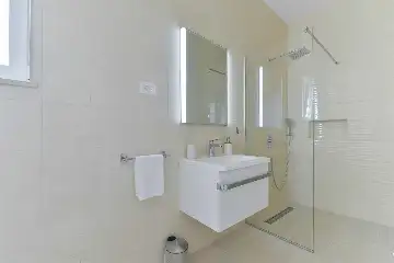 4-Bedroom Villa in Vrsi Mulo with Private Pool