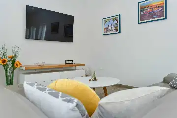 4-Bedroom Villa in Vrsi Mulo with Private Pool