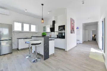 Vrsi Mulo 4-Bedroom Villa with Private Swimming Pool