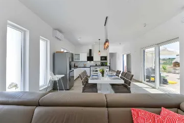 Vrsi Mulo 4-Bedroom Villa with Private Swimming Pool