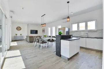 Vrsi Mulo 4-Bedroom Villa with Private Swimming Pool