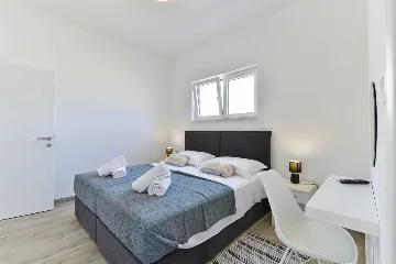 Vrsi Mulo 4-Bedroom Villa with Private Swimming Pool