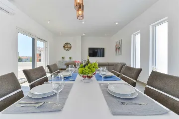 Vrsi Mulo 4-Bedroom Villa with Private Swimming Pool