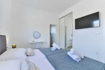 Vrsi Mulo 4-Bedroom Villa with Private Swimming Pool