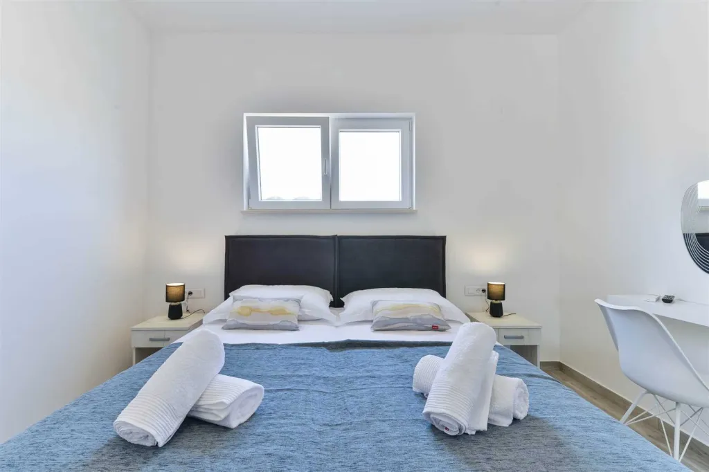 Vrsi Mulo 4-Bedroom Villa with Private Swimming Pool
