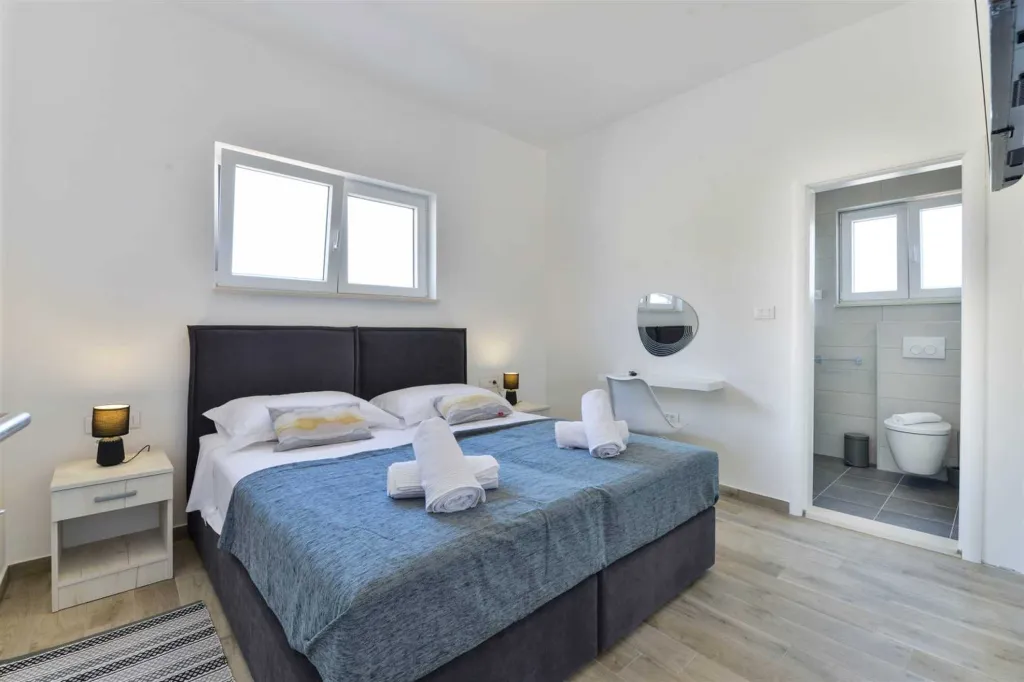 Vrsi Mulo 4-Bedroom Villa with Private Swimming Pool