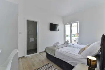 Vrsi Mulo 4-Bedroom Villa with Private Swimming Pool