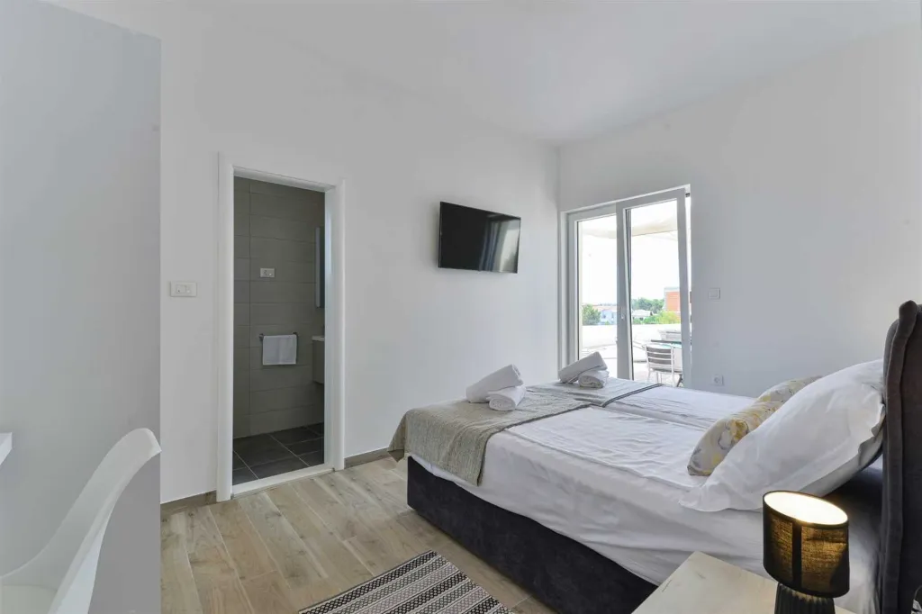 Vrsi Mulo 4-Bedroom Villa with Private Swimming Pool