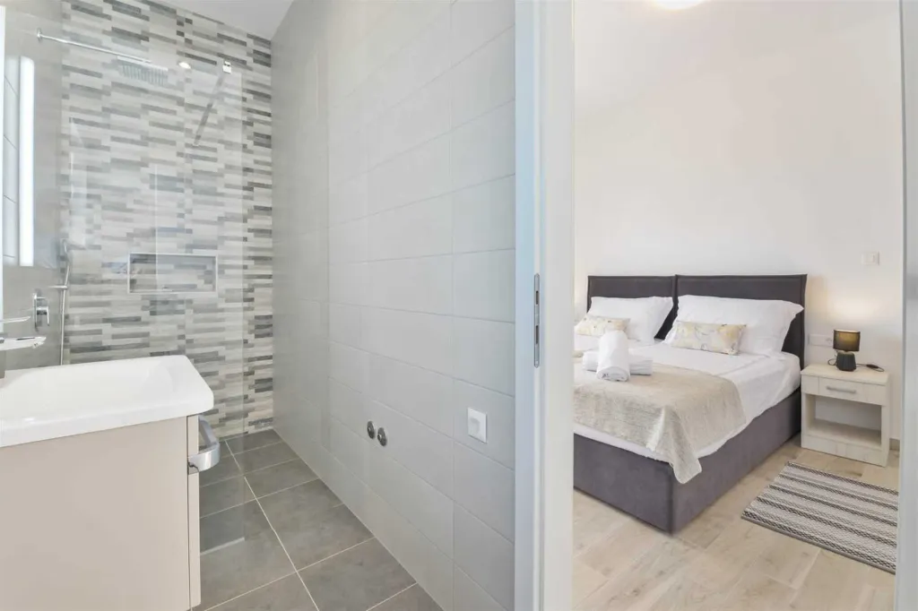 Vrsi Mulo 4-Bedroom Villa with Private Swimming Pool