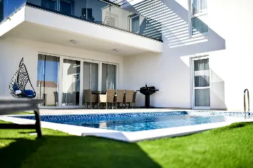 4-Bedroom Villa in Vir with Private Pool & Sea View