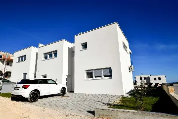 4-Bedroom Villa in Vir with Private Pool & Sea View