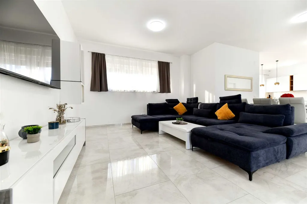 4-Bedroom Villa in Vir with Private Pool & Sea View