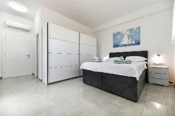 4-Bedroom Villa in Vir with Private Pool & Sea View