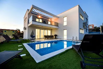 4-Bedroom Villa in Vir with Private Pool & Sea View