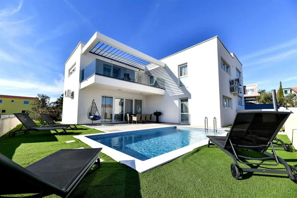4-Bedroom Villa in Vir with Private Pool & Sea View