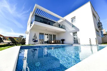 4-Bedroom Villa in Vir with Private Pool & Sea View
