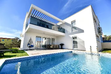 4-Bedroom Villa in Vir with Private Pool & Sea View