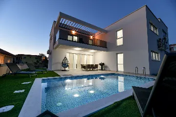 4-Bedroom Villa in Vir with Private Pool & Sea View