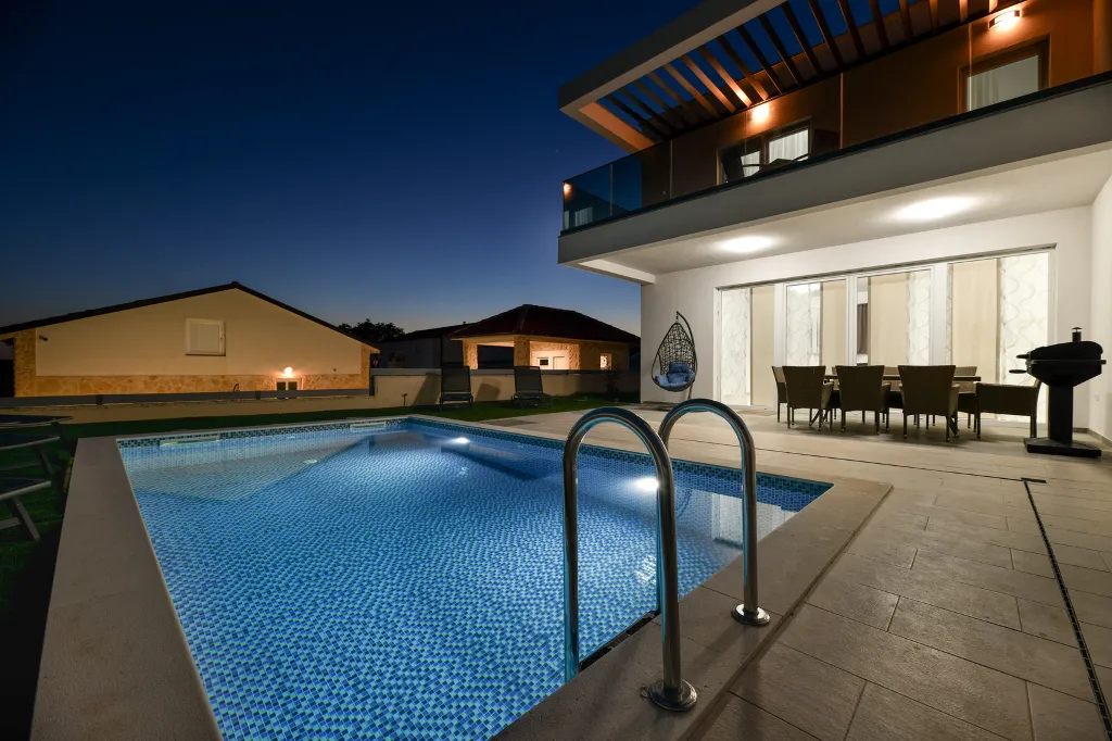 4-Bedroom Villa in Vir with Private Pool & Sea View
