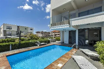 Villa with Pool, Jacuzzi & Sea View in Sukošan