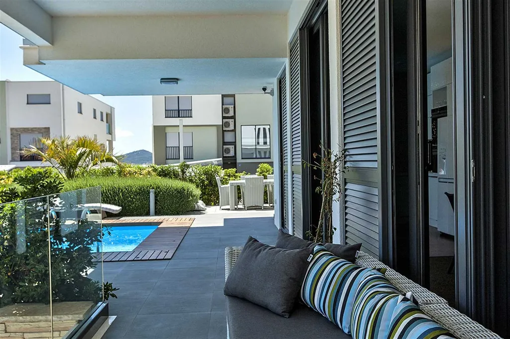 Villa with Pool, Jacuzzi & Sea View in Sukošan