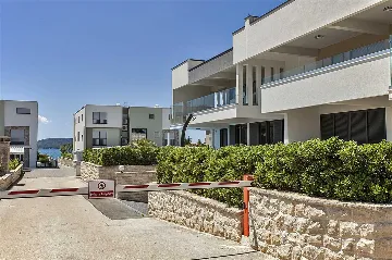 Villa with Pool, Jacuzzi & Sea View in Sukošan