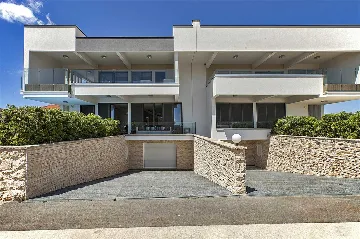 Villa with Pool, Jacuzzi & Sea View in Sukošan