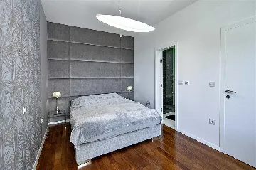 Villa with Pool, Jacuzzi & Sea View in Sukošan