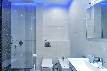 Villa with Pool, Jacuzzi & Sea View in Sukošan