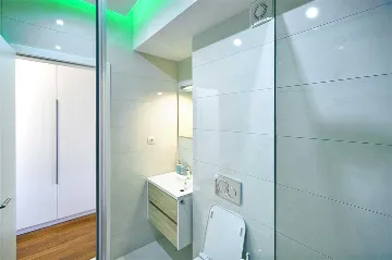 Villa with Pool, Jacuzzi & Sea View in Sukošan